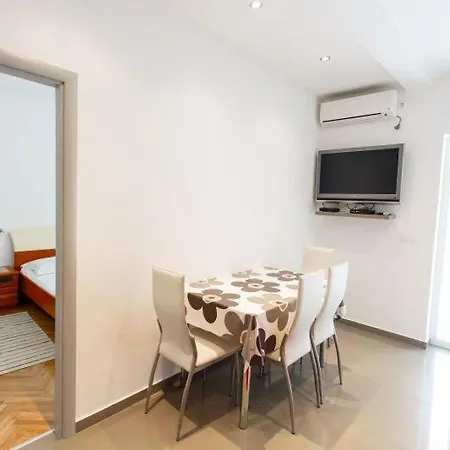 Apartment Filip 2 *
