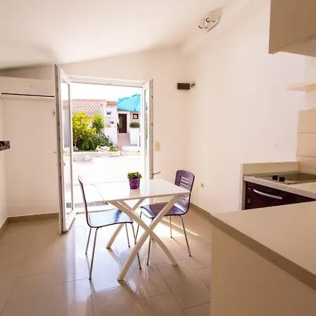 Apartment Filip 2 *